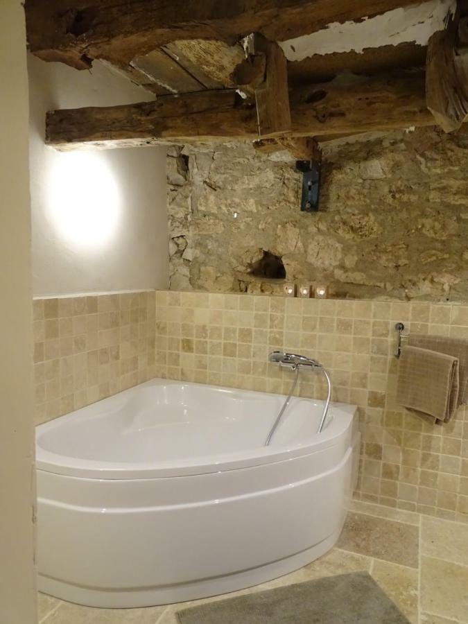 Appartamento Bergerie Le Vieux Manoir Valeilles Esterno foto