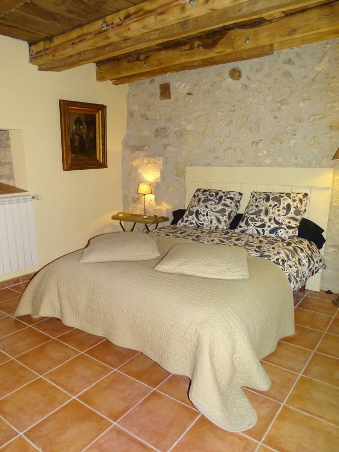 Appartamento Bergerie Le Vieux Manoir Valeilles Esterno foto
